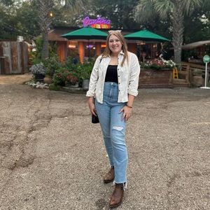 Meet your Posher, Avery